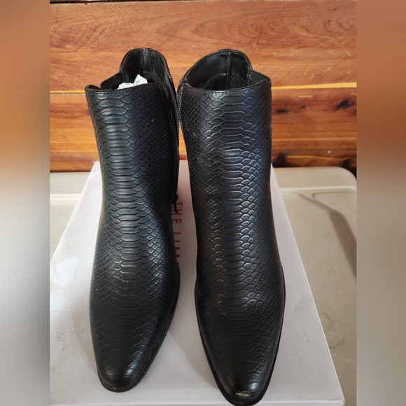 Limited black booties - Picture 2 of 3